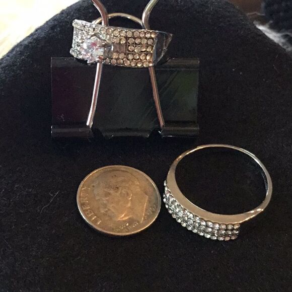 NWOT bridal set w/ 2 bands 1 has a center solitaire stone each has small stones - Picture 7 of 8